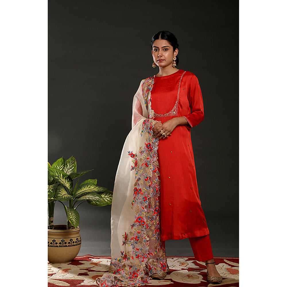 Omana by Ranjana Bothra Red Floral Three Fourth Sleeves Crew Neck Kurta With Pant And Dupatta