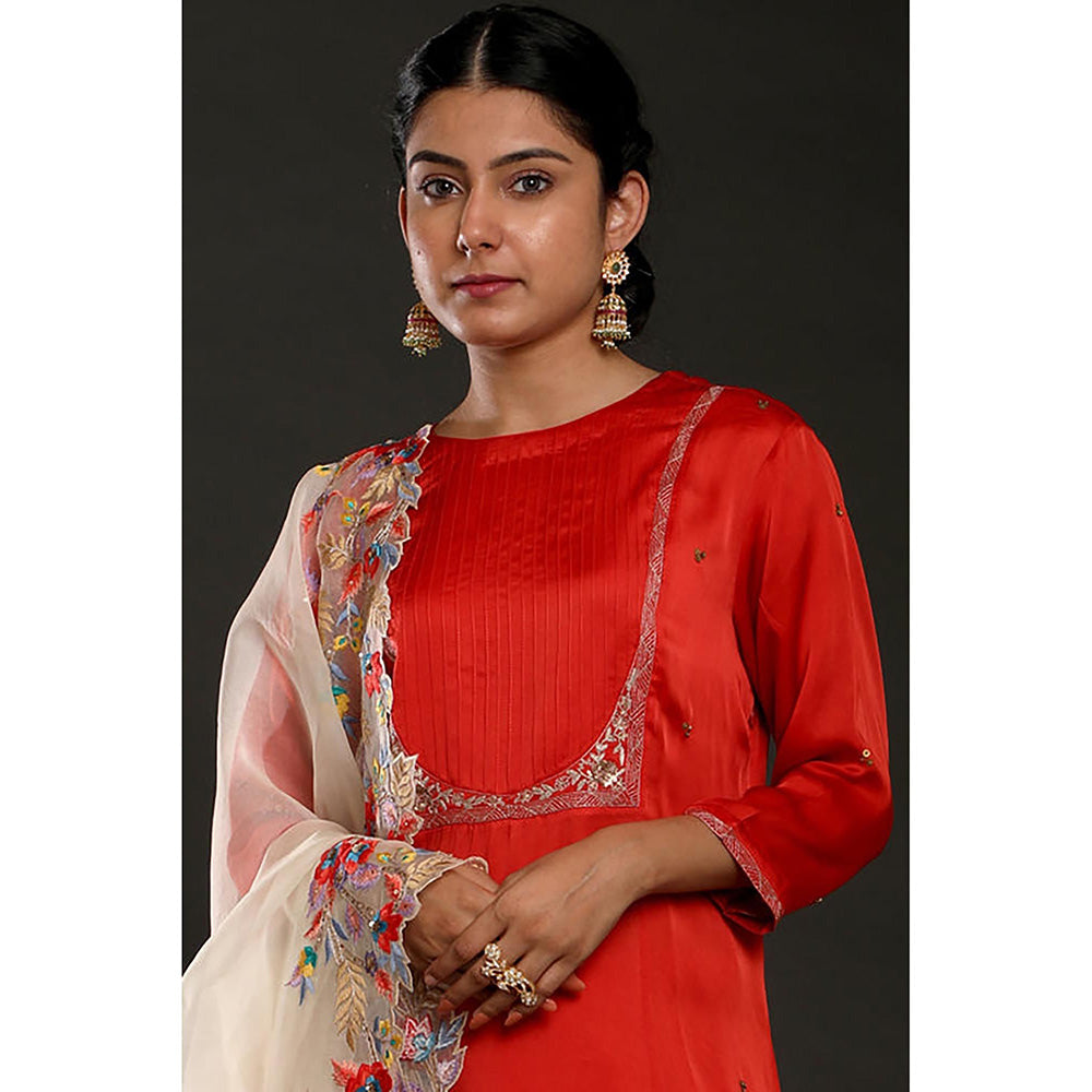 Omana by Ranjana Bothra Red Floral Three Fourth Sleeves Crew Neck Kurta With Pant And Dupatta