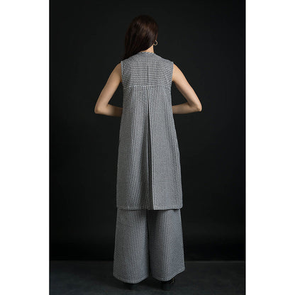 ORCR Bohom Checks Sleeveless Multi-Color Jacket with Pant (Set of 2)