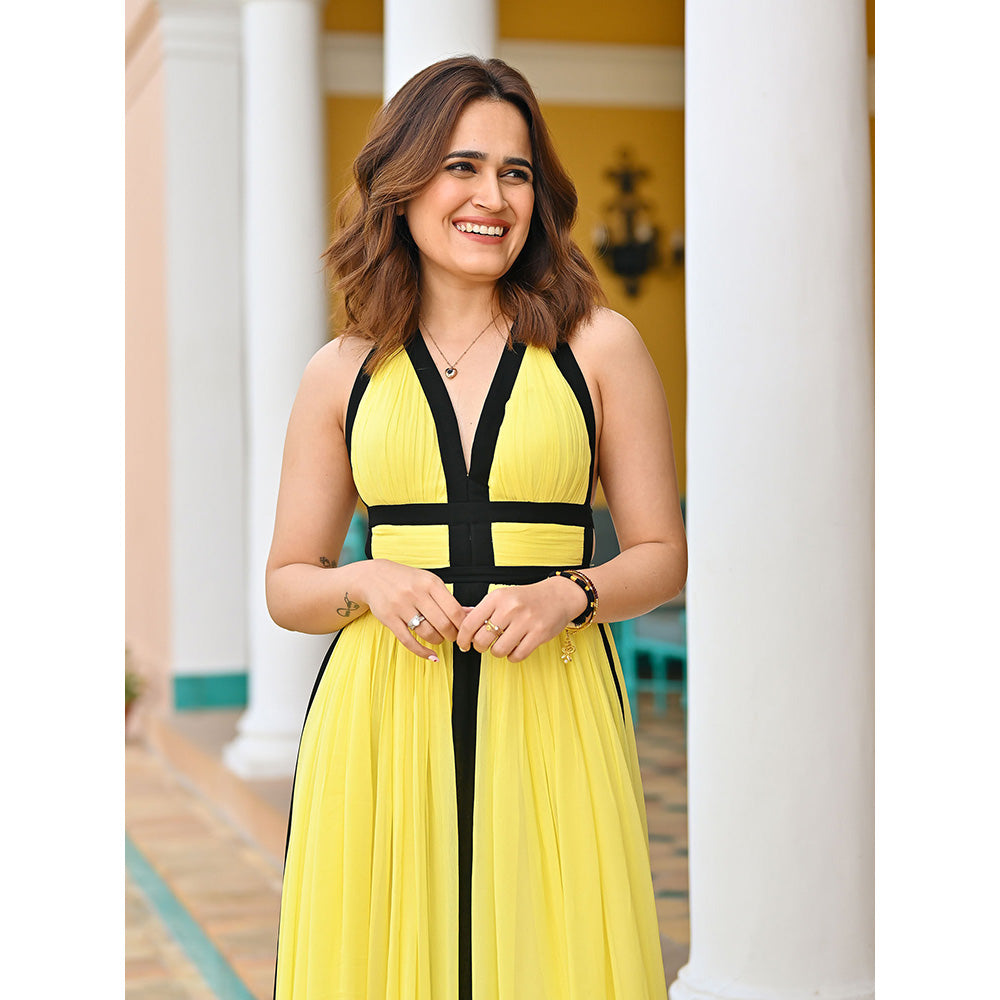 ORDINAREE Dusk Lemon Yellow Solid Backless Dress