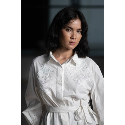 ORIGANI White Rose Embroidered Shirt with Belt