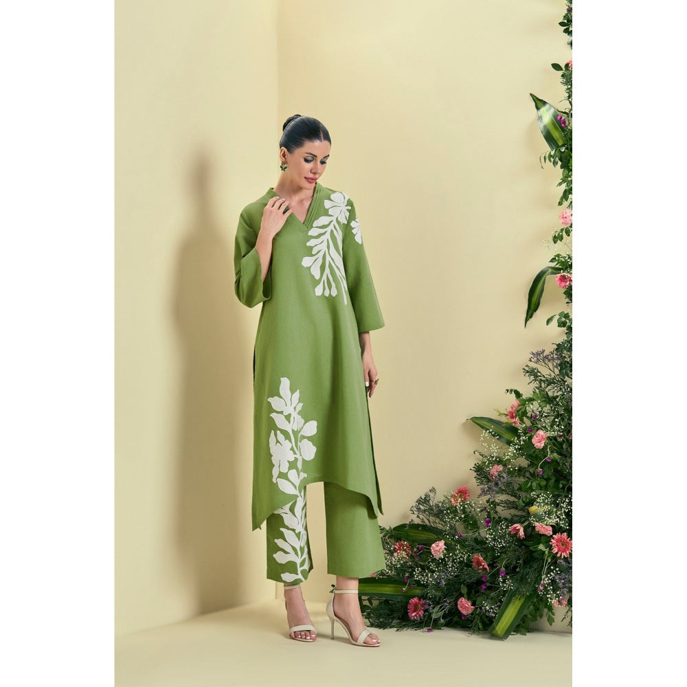 ORIGANI Green Willow Kurta With Pant (Set of 2)