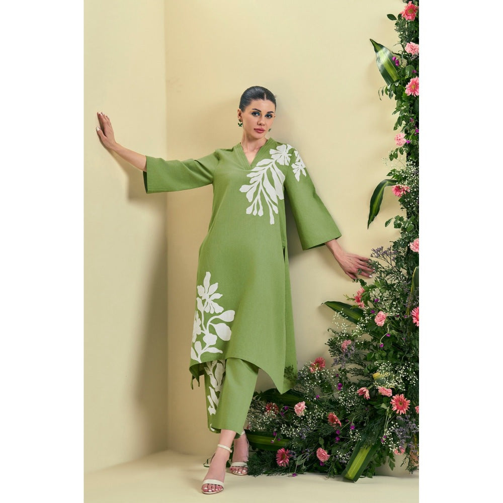 ORIGANI Green Willow Kurta With Pant (Set of 2)