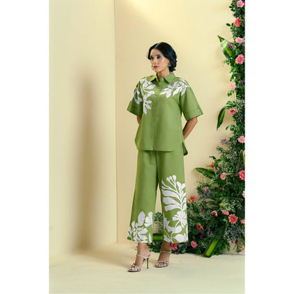 ORIGANI Women Green Embroidered Regular Fit Co-Ord (Set of 2)