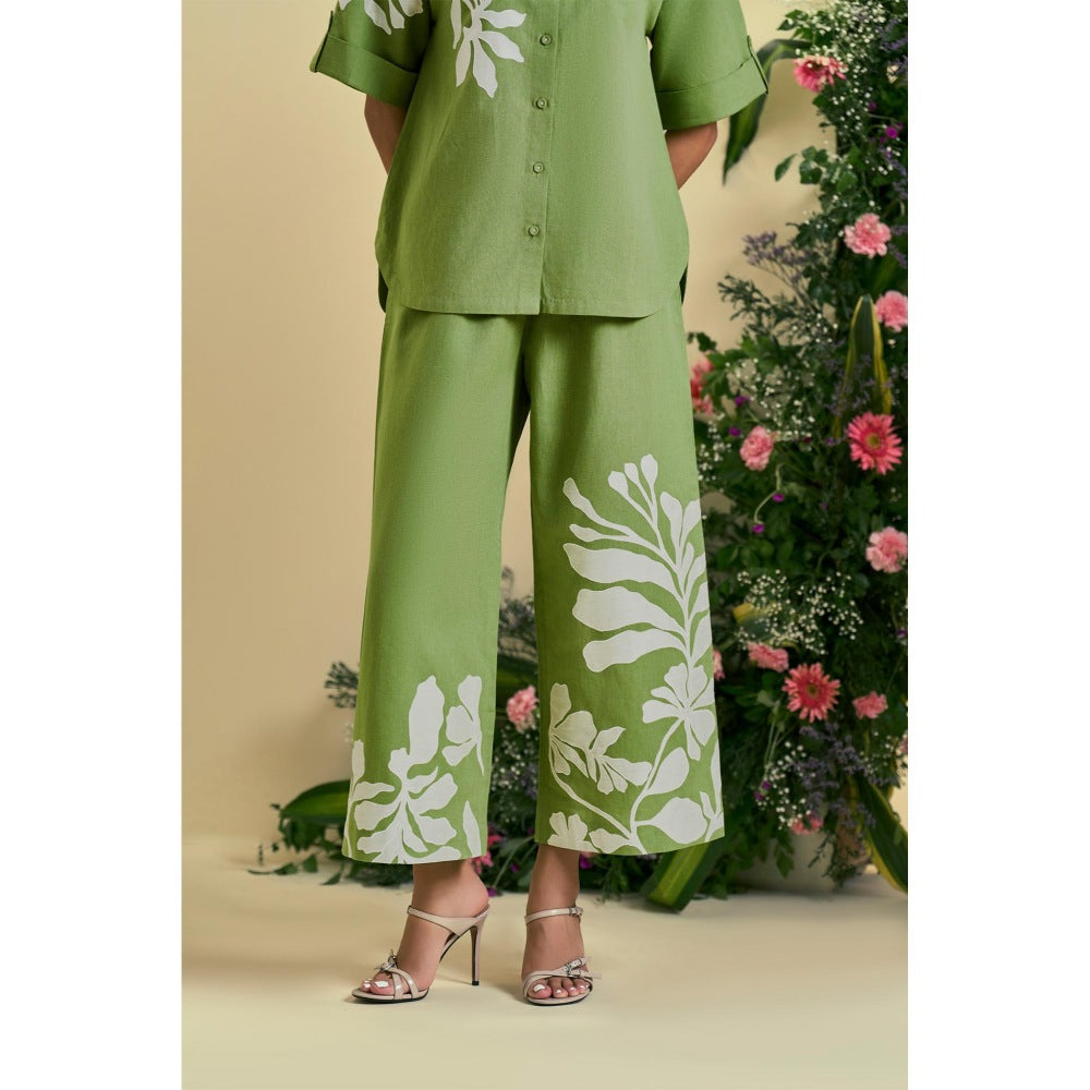 ORIGANI Women Green Embroidered Regular Fit Co-Ord (Set of 2)