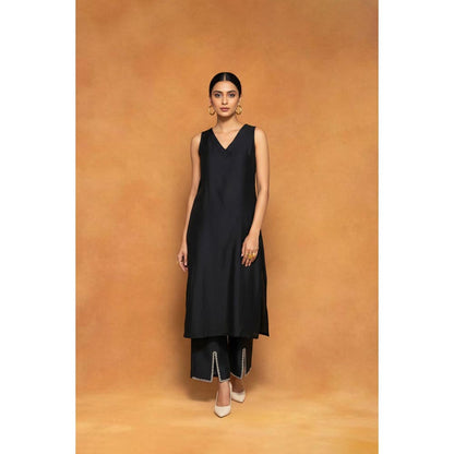 ORIGANI Black Chanderi Silk V-Neck Embroidered Kurta with Pant and Jacket