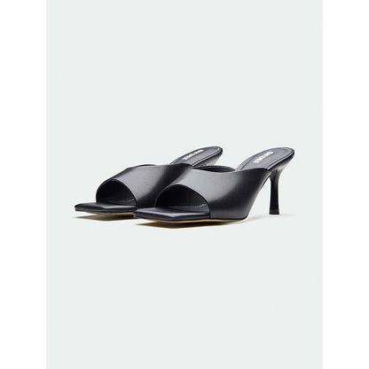 Oroh Cardiff Black Mule Heels
