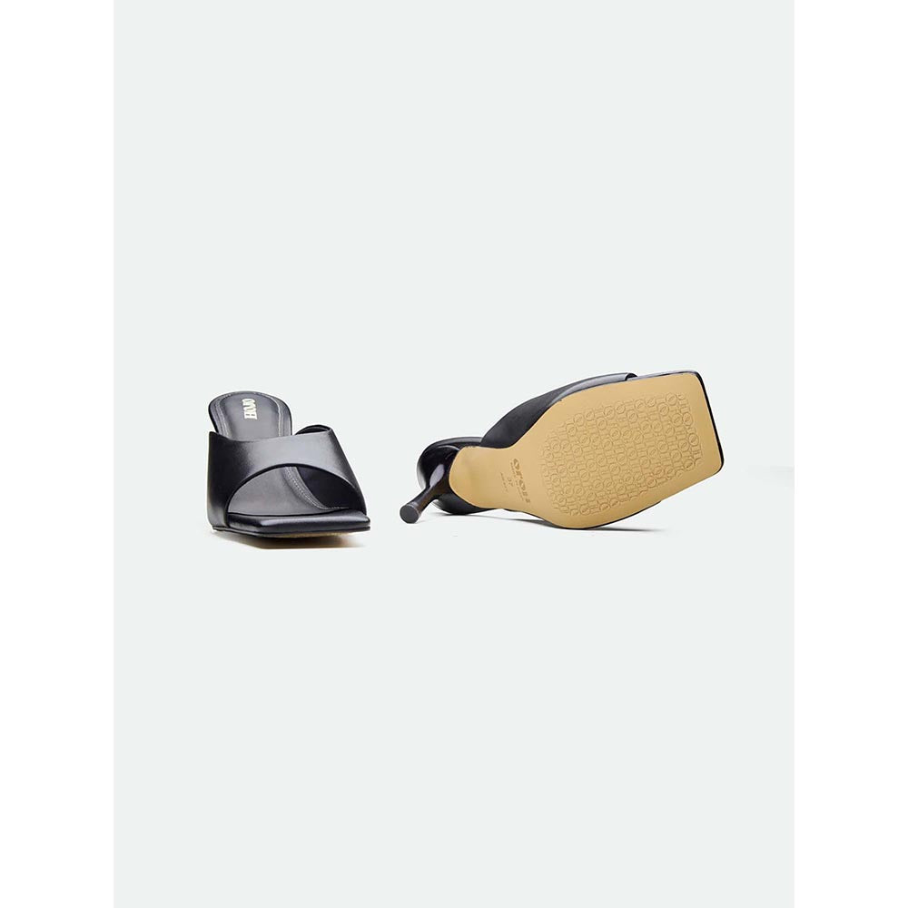 Oroh Cardiff Black Mule Heels