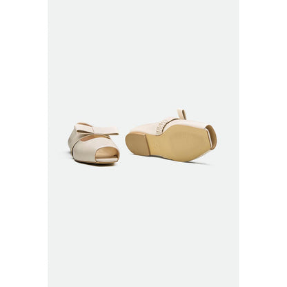 Oroh Off White Maidstone Ballerinas