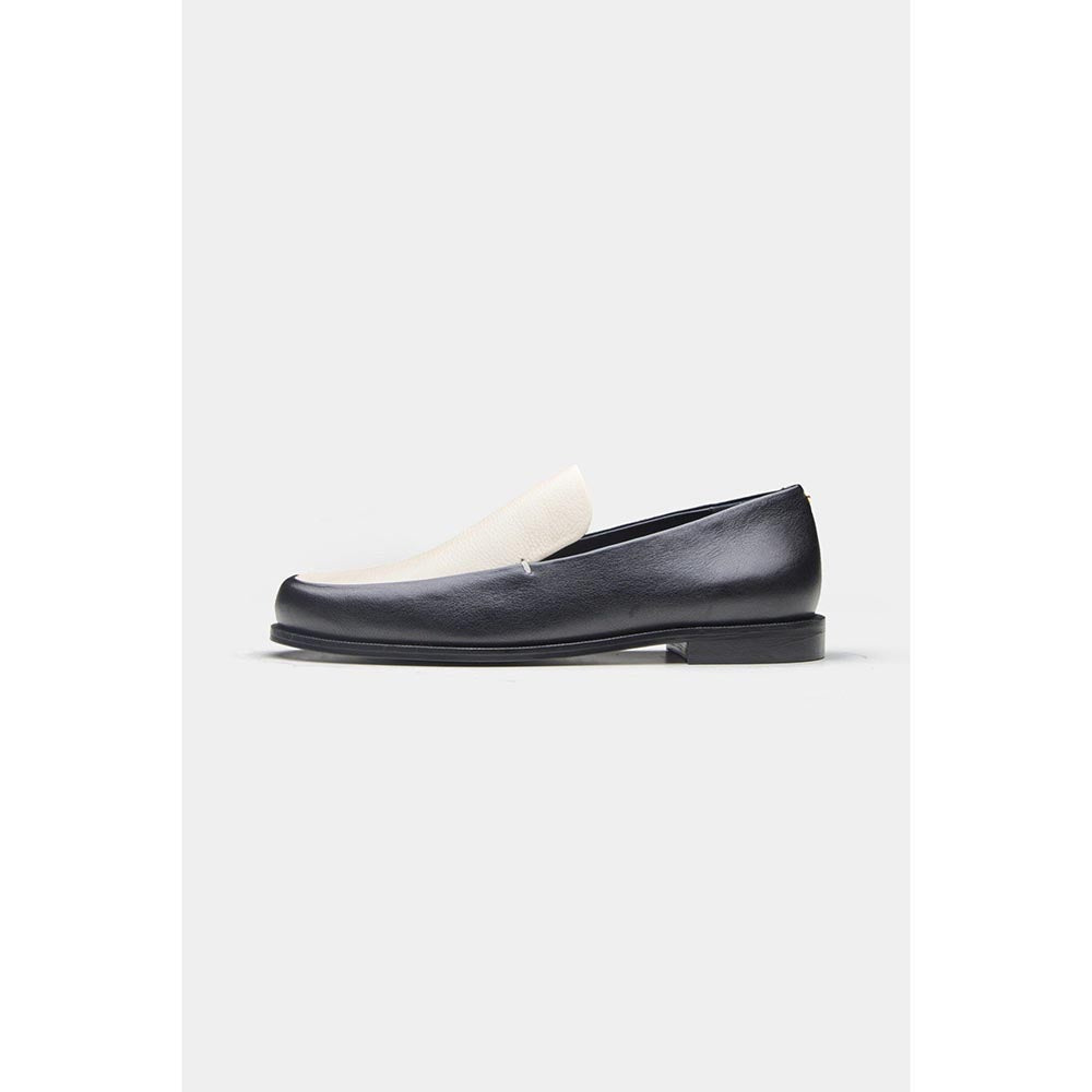 Oroh Women Black Veronica Loafers