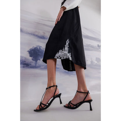 Orthodox White Asymmetrical Banana Dress with Embroidery