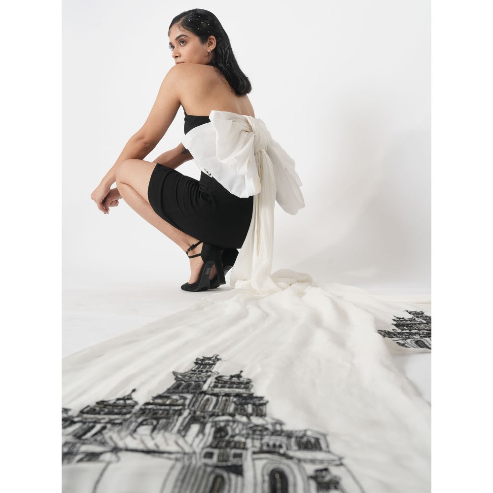 Orthodox Black Sleek Crepe Bodycon Dress with Halter Collar