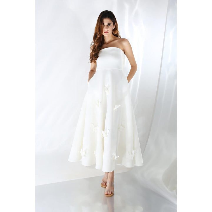 Ozeqo Amyra White Solid Strapless Maxi Dress