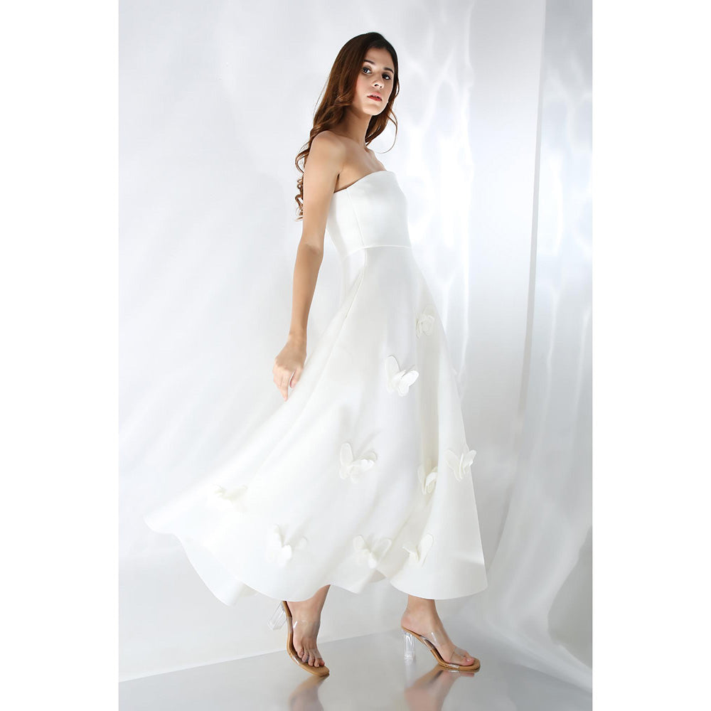 Ozeqo Amyra White Solid Strapless Maxi Dress