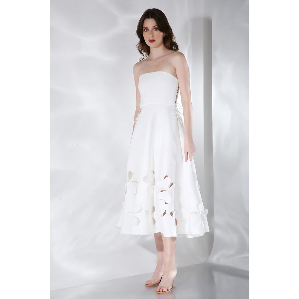 Ozeqo Lyre White Solid Strapless Tube Midi Dress