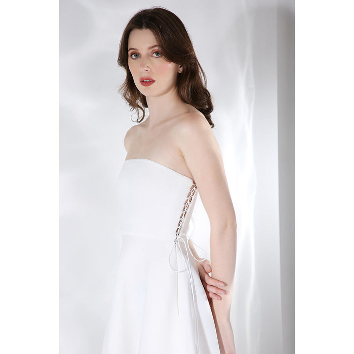 Ozeqo Lyre White Solid Strapless Tube Midi Dress