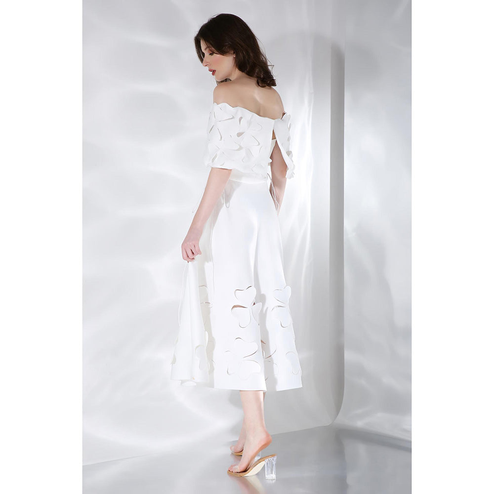 Ozeqo Lyre White Solid Midi Dress with Wrap (Set of 2)