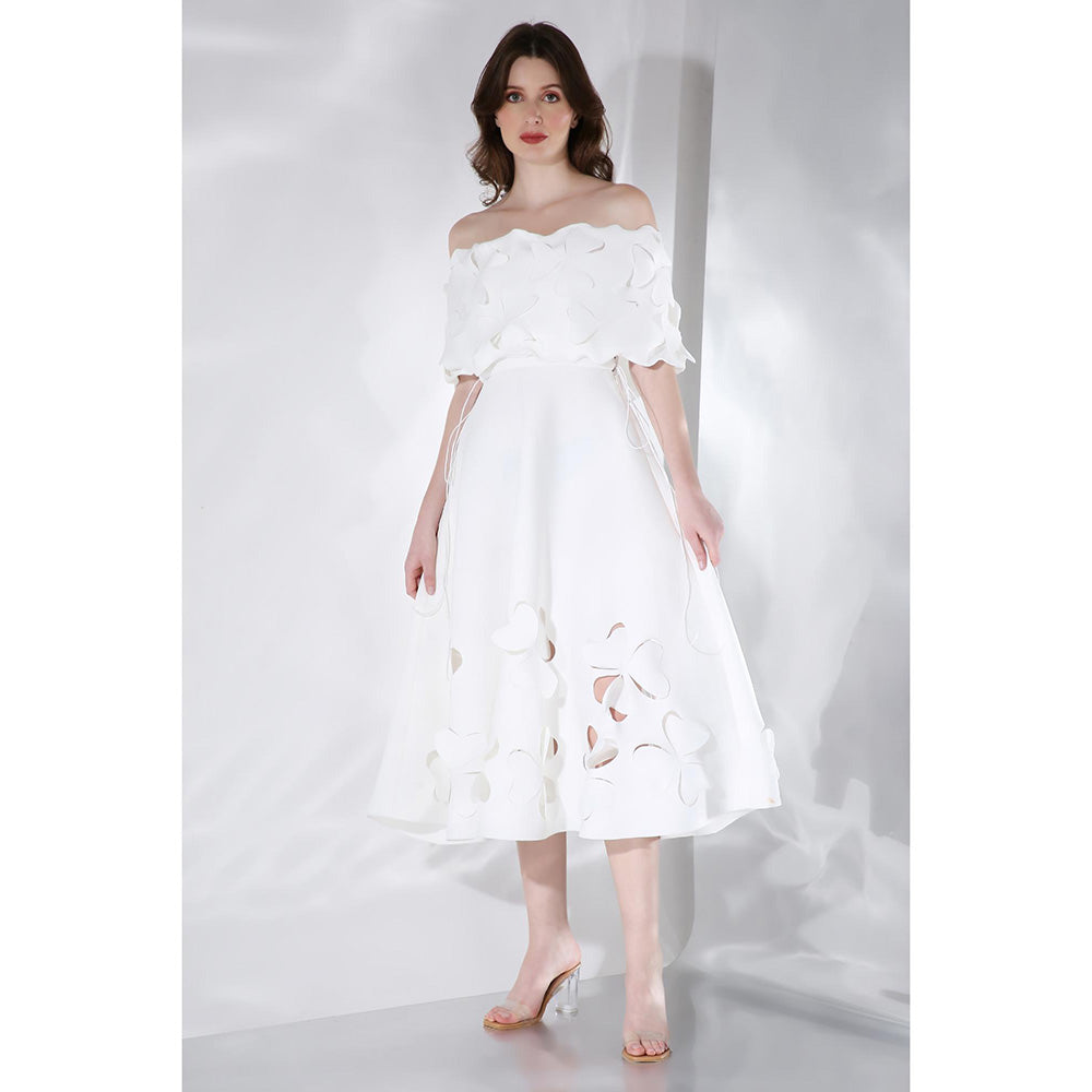 Ozeqo Lyre White Solid Midi Dress with Wrap (Set of 2)