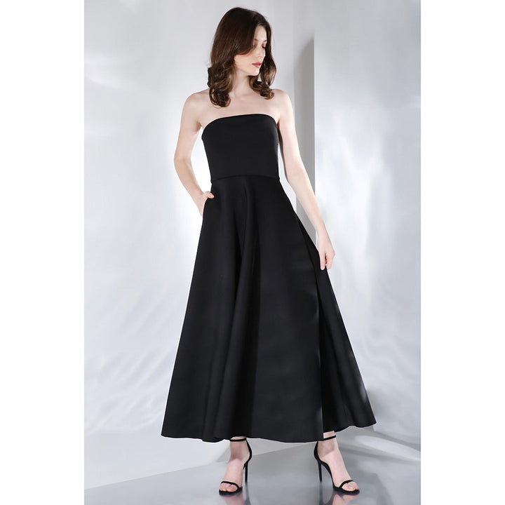 Ozeqo Gaia Black Solid Strapless Tube Maxi Dress