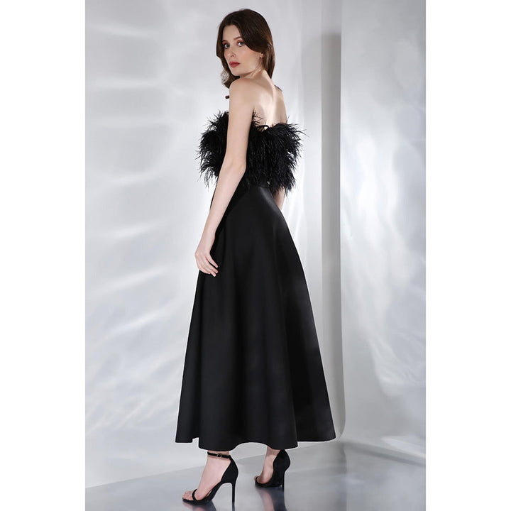 Ozeqo Gaia Black Solid Strapless Tube Maxi Dress with Fur Feathers (Set of 2)