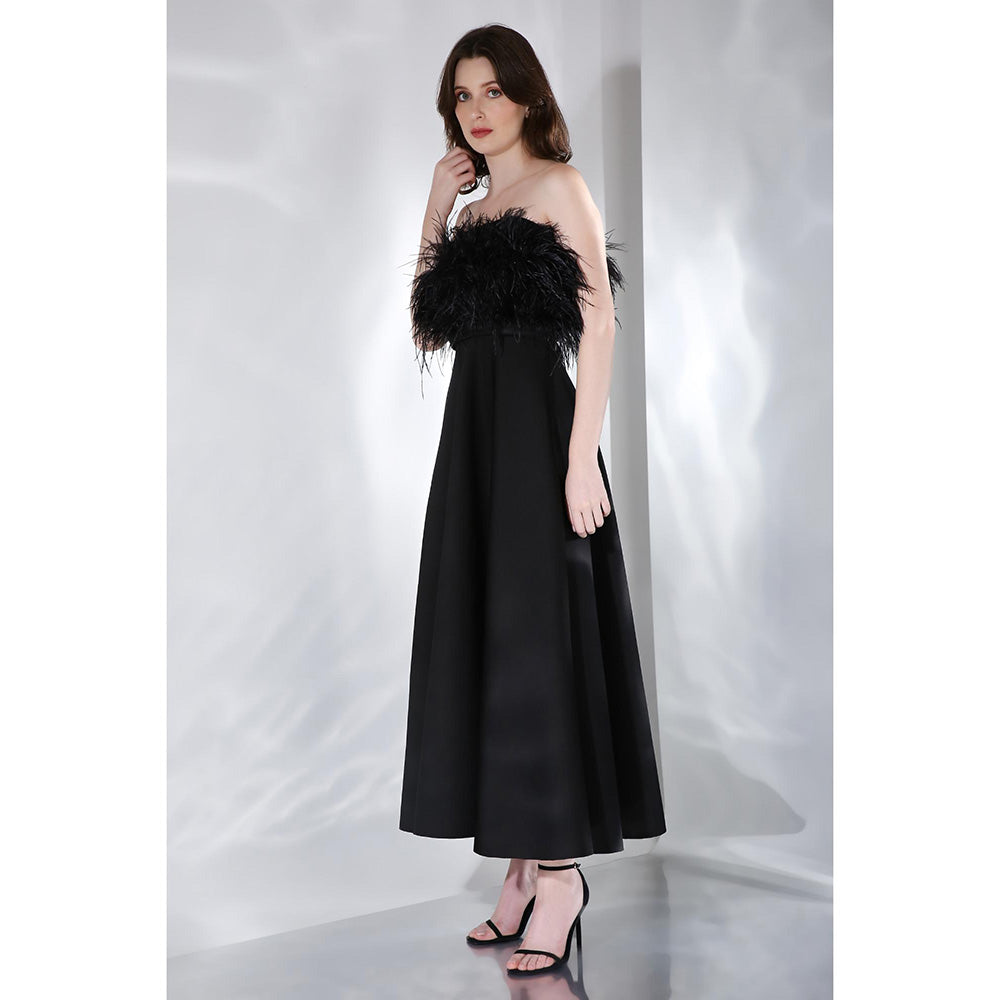 Ozeqo Gaia Black Solid Strapless Tube Maxi Dress with Fur Feathers (Set of 2)