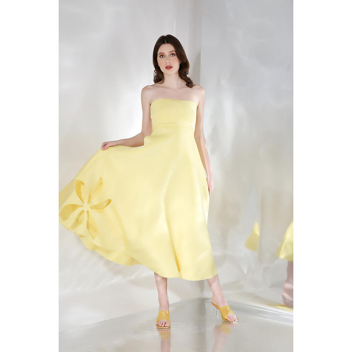 Ozeqo Daffodil Yellow Solid Strapless Tube Midi Dress