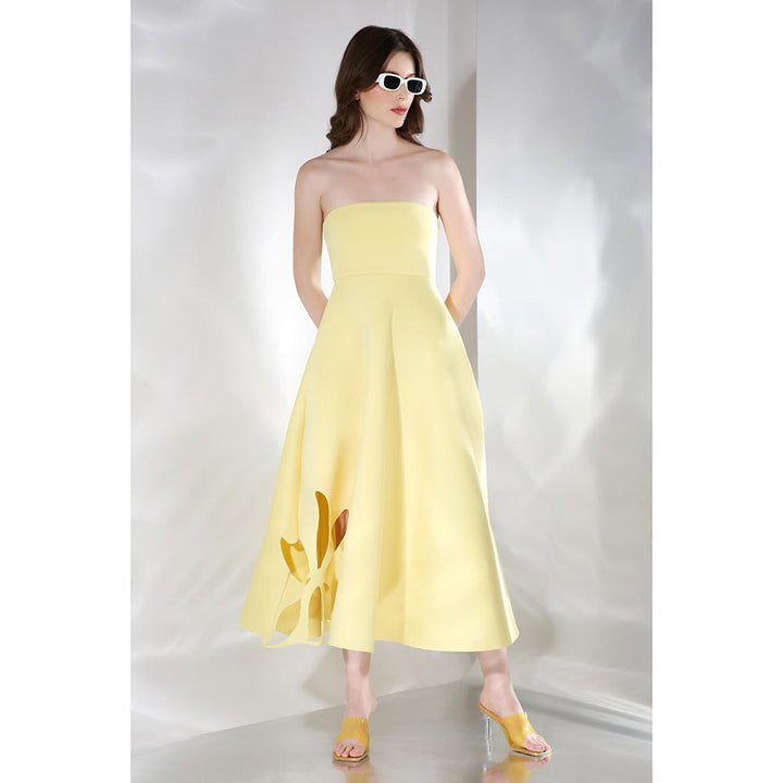 Ozeqo Daffodil Yellow Solid Strapless Tube Midi Dress