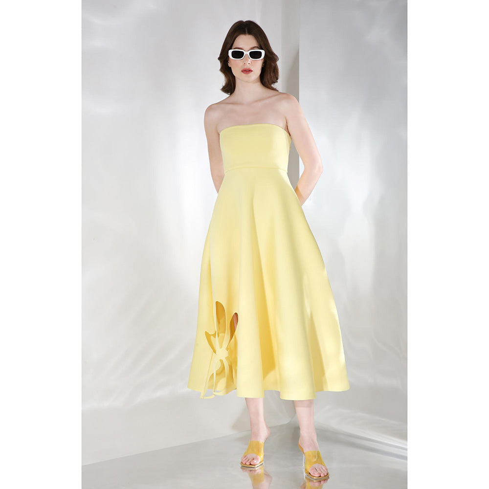 Ozeqo Daffodil Yellow Solid Strapless Tube Midi Dress