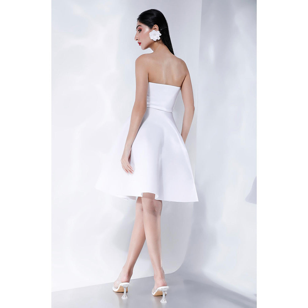 Ozeqo Tyche White Solid Strapless Dress with Detachable Straps (Set of 2)