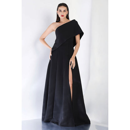 Ozeqo Black Solid One Shoulder Maxi Dress and Wrap