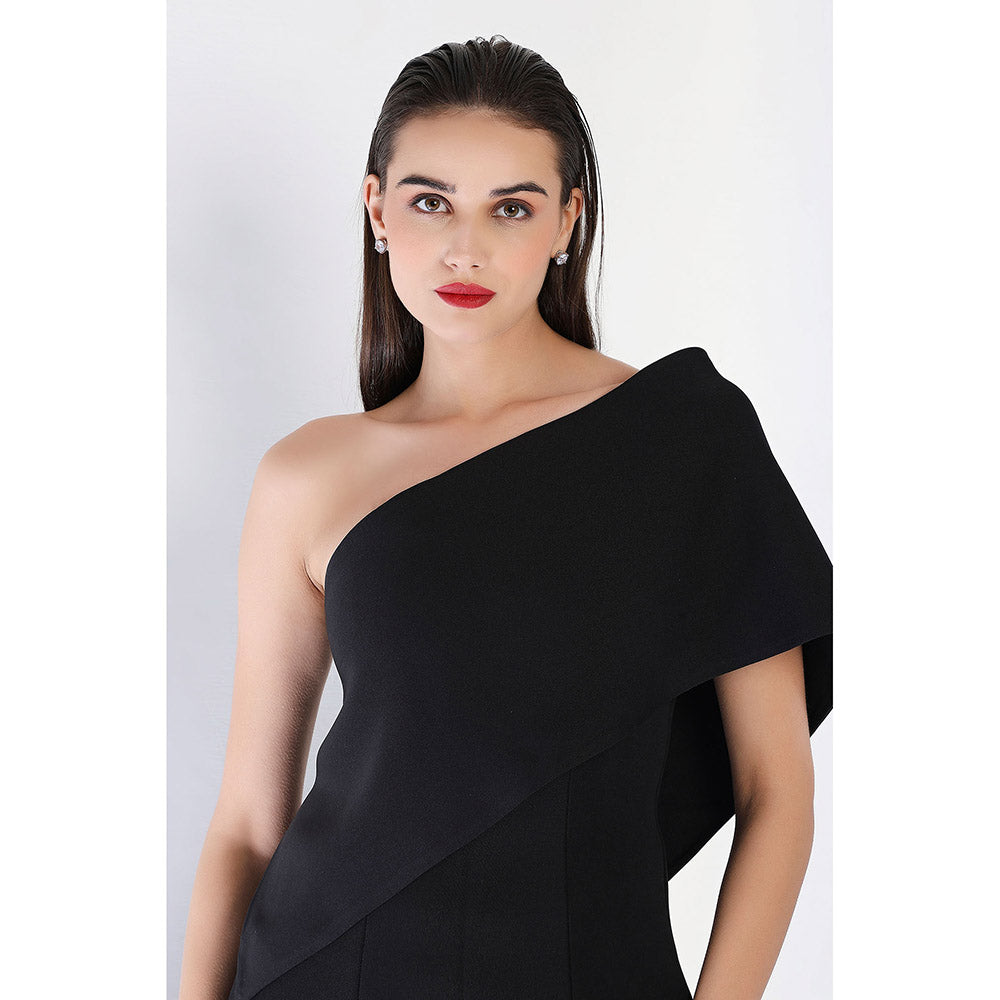 Ozeqo Black Solid One Shoulder Maxi Dress and Wrap