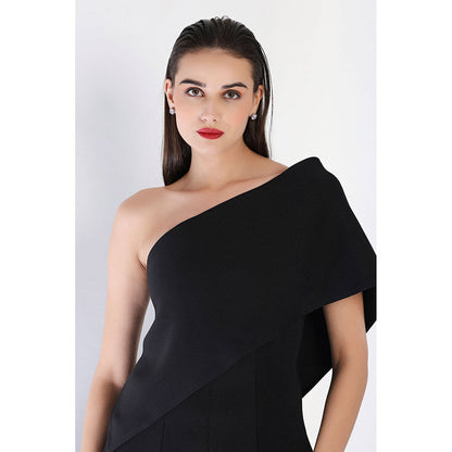 Ozeqo Black Solid One Shoulder Maxi Dress and Wrap