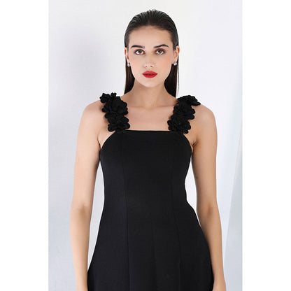 Ozeqo Black Solid Maxi Dress