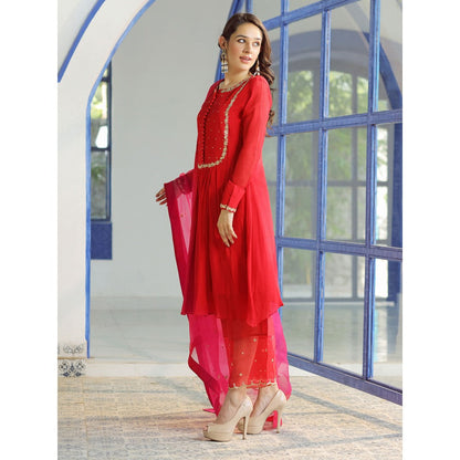 Pairaahan Ezra Red Chiffon Kurta (Set of 3)