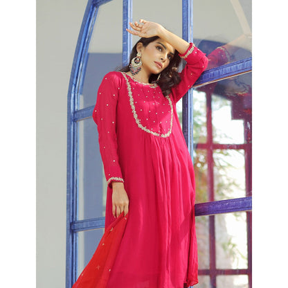 Pairaahan Leher Pink Chiffon Kurta (Set of 3)