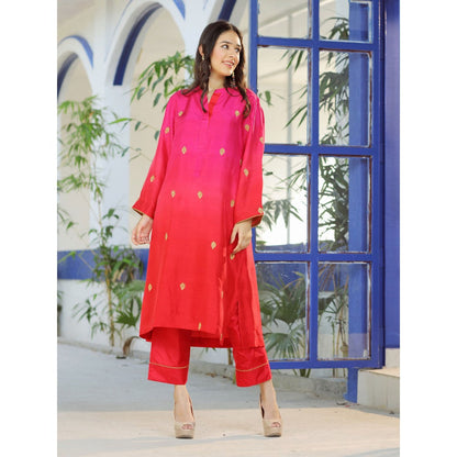 Pairaahan Esraa Double Shade Embroidered Kurta (Set of 2)