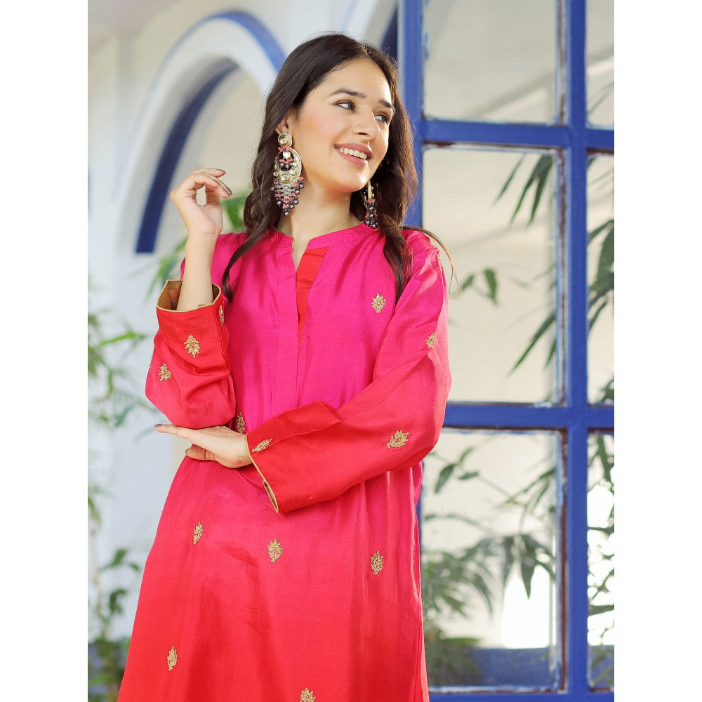 Pairaahan Esraa Double Shade Embroidered Kurta (Set of 2)