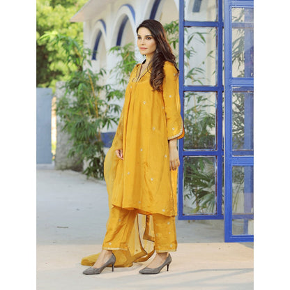 Pairaahan Zoella Silk. Mustard Hand Embroidered Kurta (Set of 3)
