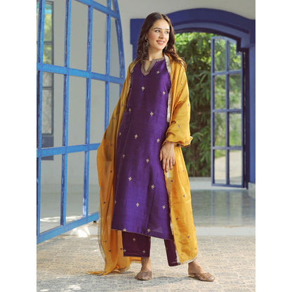 Pairaahan Nairab Silk Purple Hand Embroiderd Kurta (Set of 3)