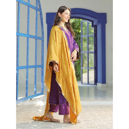 Pairaahan Nairab Silk Purple Hand Embroiderd Kurta (Set of 3)