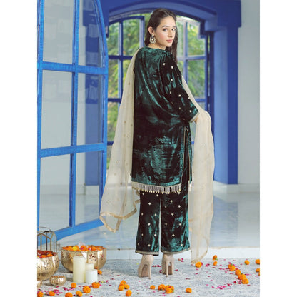 Pairaahan Naaz Velvet Embroidered Kurta (Set of 3)