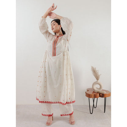 Pairaahan Gul Kurta White (Set of 2)