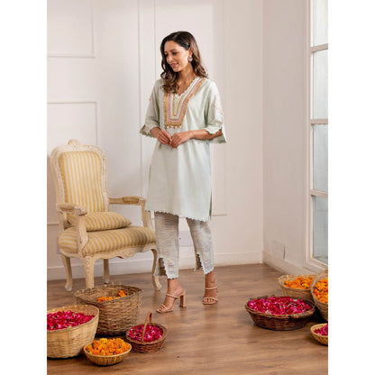 Pairaahan Sadaf Kurta (Set of 2)