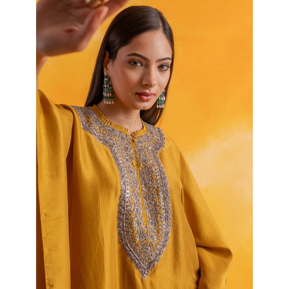 Pairaahan HARWA Kaftans