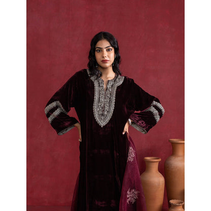 Pairaahan J.R Velvet Kurta with Pant (Set of 3)