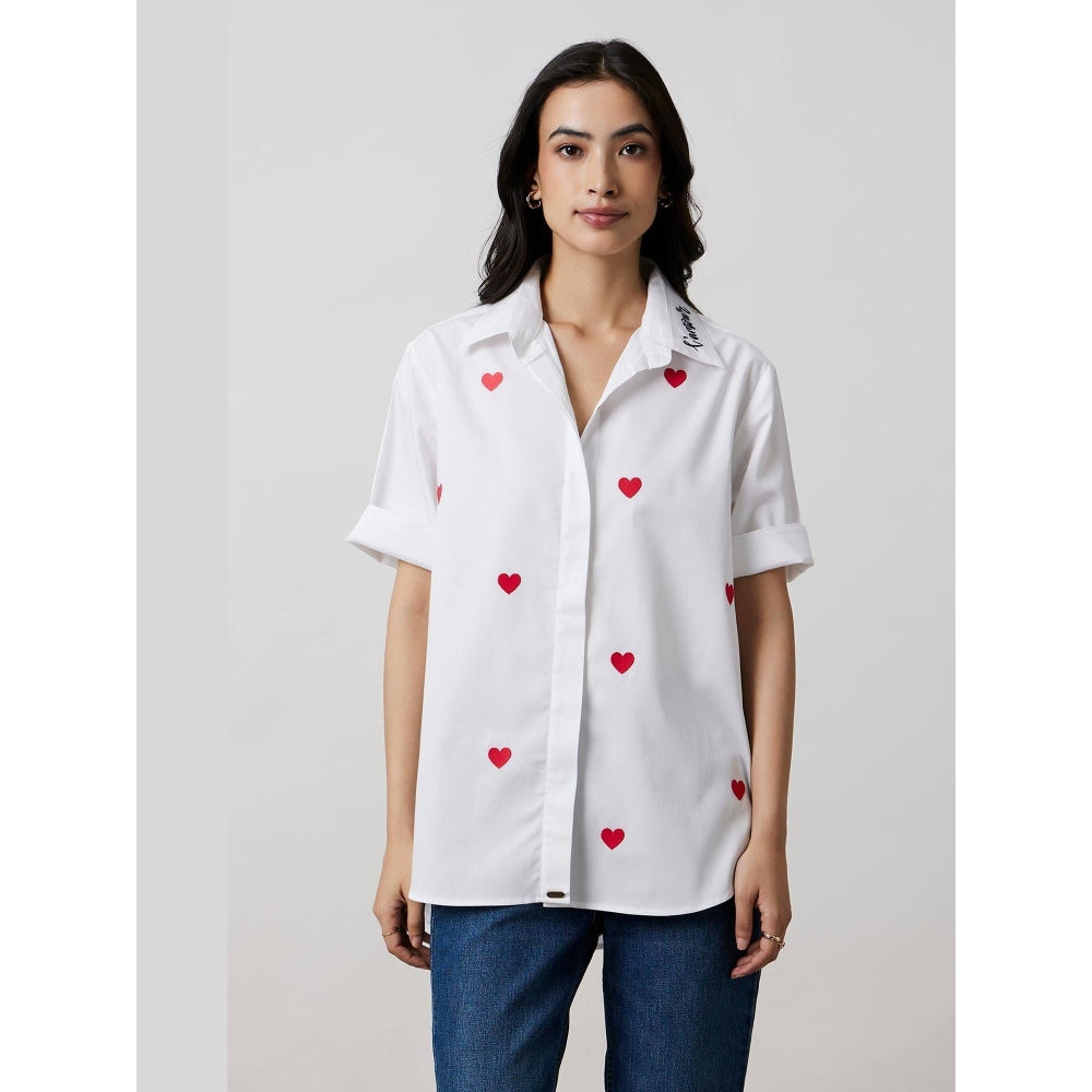 Pallavi Swadi Karishma Kapoor In White Red Heart Embroidered Shirt