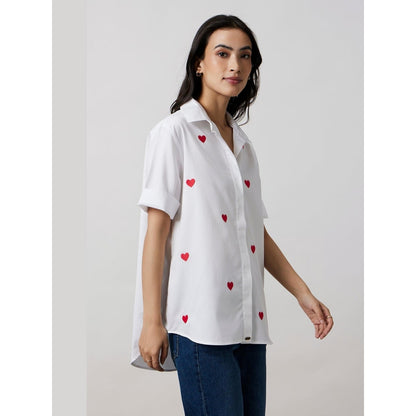 Pallavi Swadi Karishma Kapoor In White Red Heart Embroidered Shirt