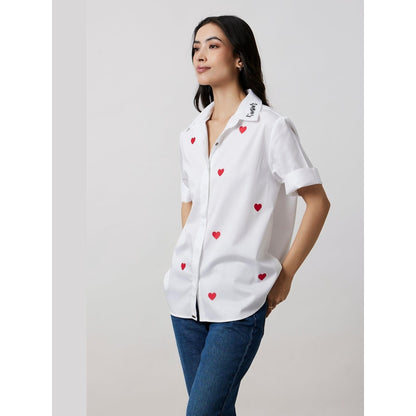 Pallavi Swadi Karishma Kapoor In White Red Heart Embroidered Shirt