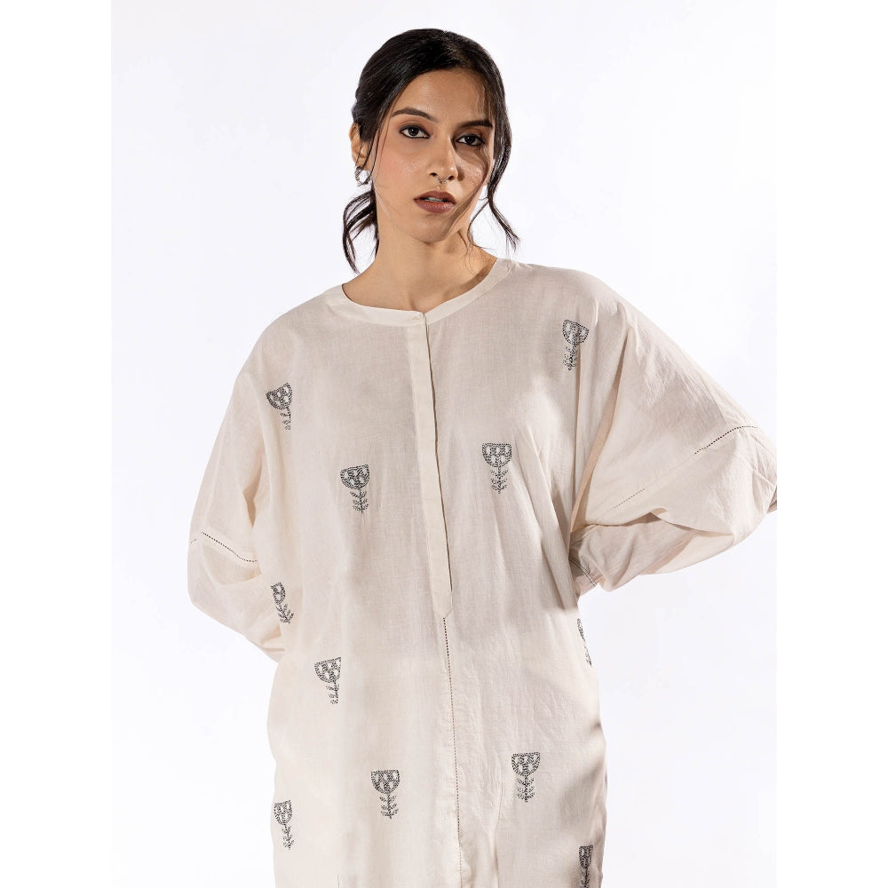 PANTS AND PAJAMAS Off White Chikan Cotton Kurta