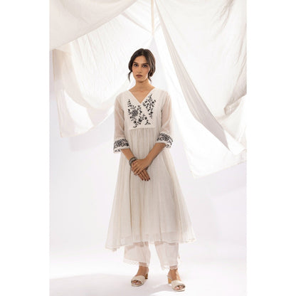 PANTS AND PAJAMAS White Printed Chanderi Mull Kurta with Pant (Set of 2)